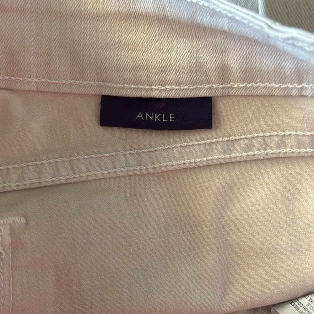 NYDJ cream colored ankle jeans size 0P petite zero